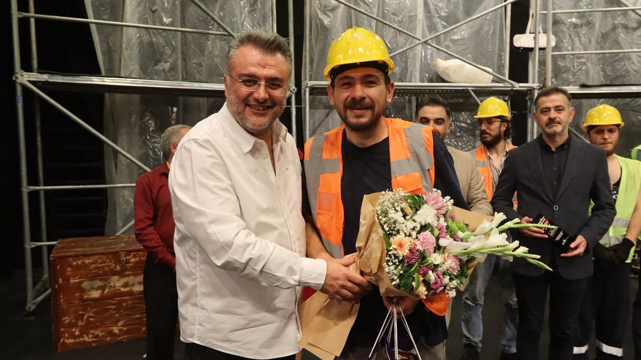 OBBKT, ADANA ŞEHİR TİYATROLARI FESTİVALİ’NDE İZLEYİCİDEN TAM NOT ALDI