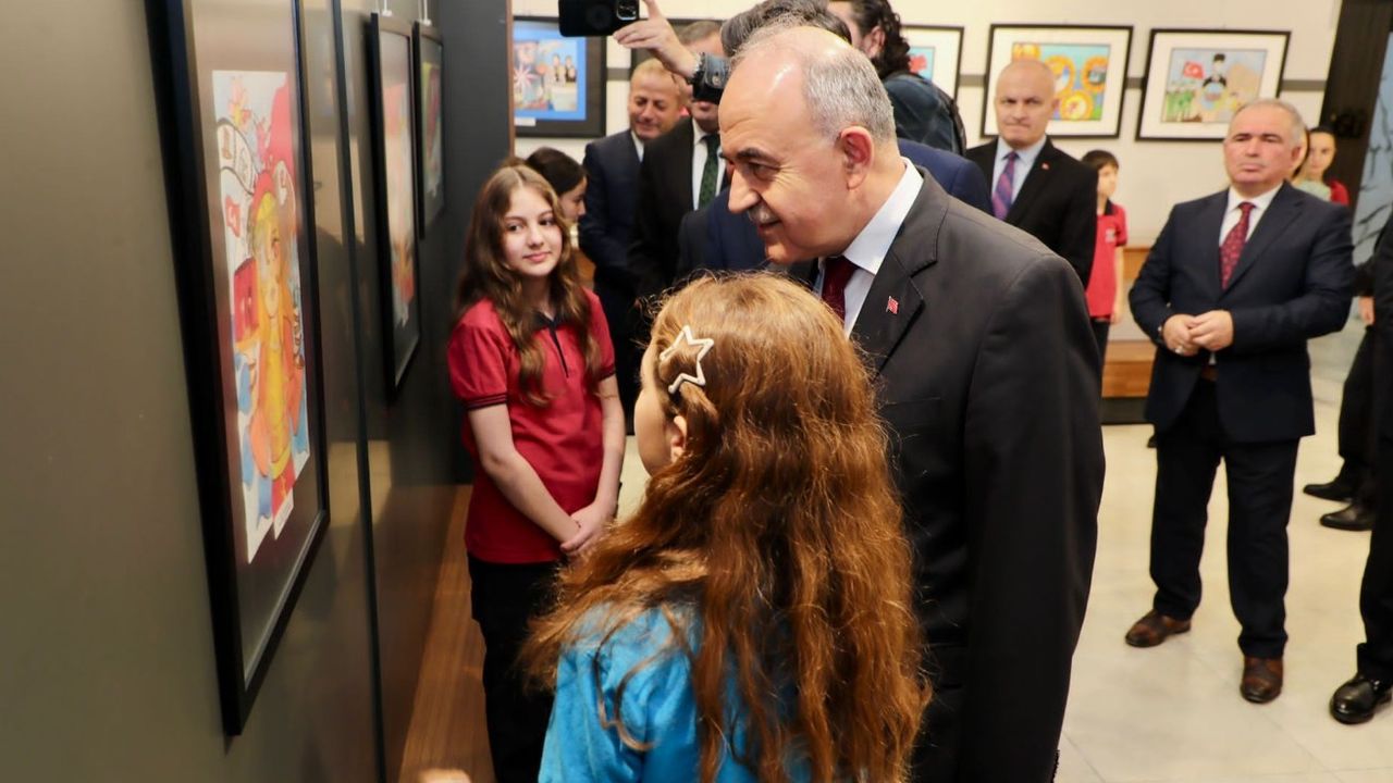 “CUMHURİYET’İN KAZANIMLARI” SERGİSİ AÇILDI