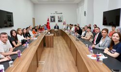 VALİ EROL, TÜBİTAK YARIŞMALARINDA DERECEYE GİREN ÖĞRENCİLERİ KABUL ETTİ