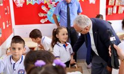 BAŞKAN GÜLER ÖĞRENCİLERİN KARNE SEVİNCİNE ORTAK OLDU