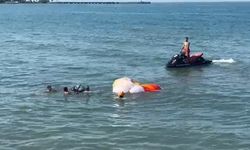 ORDU SAHİLİNDE PARAŞÜT KAZASI: DENİZE DÜŞEN PARAŞÜTÇÜ KURTARILDI