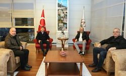 ÜNLÜ SANATÇI ÇETİN ALTAY’DAN BAŞKAN TEPE’YE ZİYARET