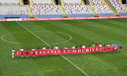52 ORDUSPOR VE SARIYERSPOR’DAN CUMHURİYET’E ANLAMLI MESAJ