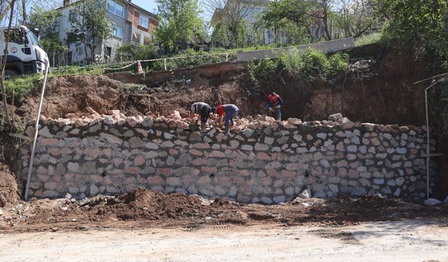 ÇAMAŞ’A 6 YILDA 5 BİN 102 METREKÜP TAŞ DUVAR