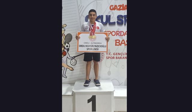 ORDULU YÜZÜCÜ YUSUF EFE GÜNDÜZ TÜRKİYE ŞAMPİYONU OLDU