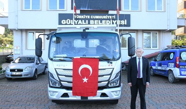 GÜLYALI BELEDİYESİ’NE TÜRKİYE BELEDİYELER BİRLİĞİ’NDEN ARAÇ DESTEĞİ