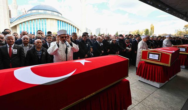 SON YOLCULUK… TÜRKİYE ŞEHİTLERİNİ DUALARLA UĞURLADI