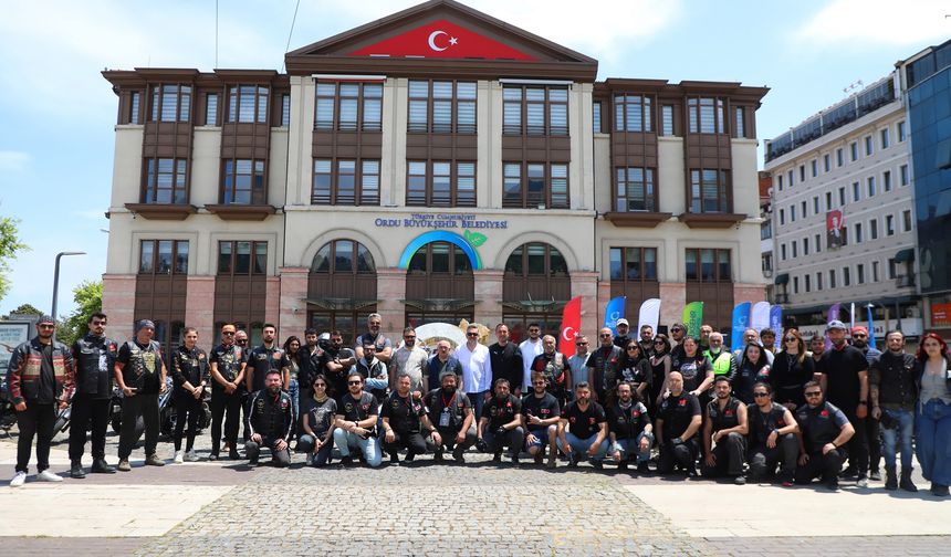 MOTOSİKLET TUTKUNLARI BİR ARAYA GELDİ