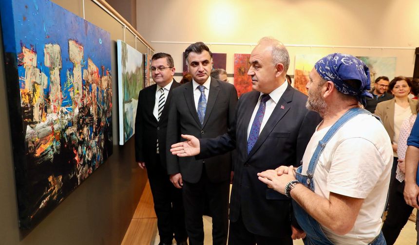 “ÖĞRETMENLERİMİZİN TUVALİNDE ANADOLU” SERGİSİ AÇILDI