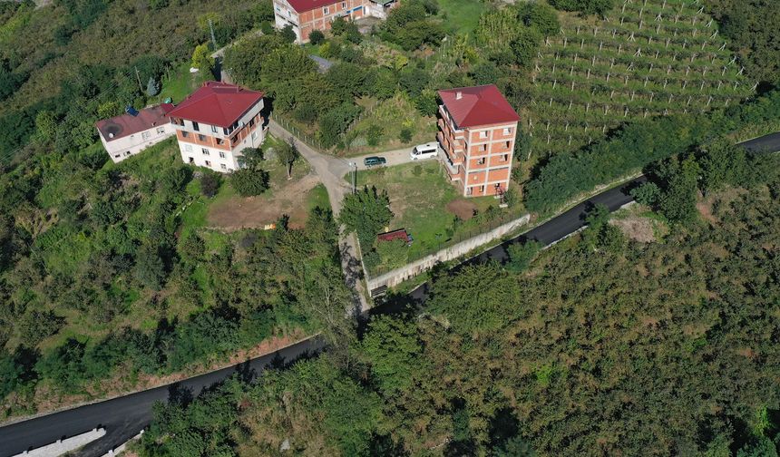 ALTINORDU YILDIZLI’DA SICAK ASFALT ÇALIŞMASI TAMAMLANIYOR