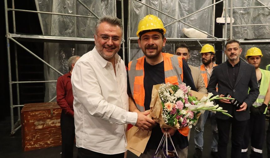 OBBKT, ADANA ŞEHİR TİYATROLARI FESTİVALİ’NDE İZLEYİCİDEN TAM NOT ALDI