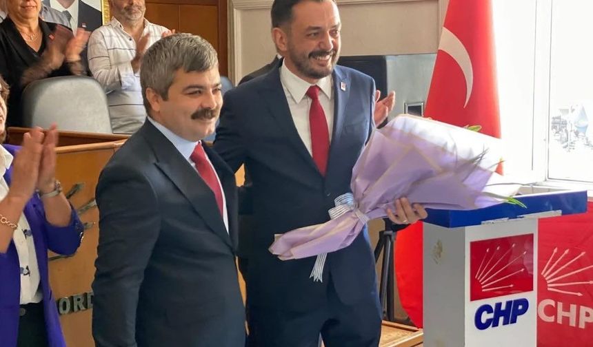 CHP ALTINORDU İLÇE BAŞKANLIĞI’NDA DEVİR-TESLİM TÖRENİ