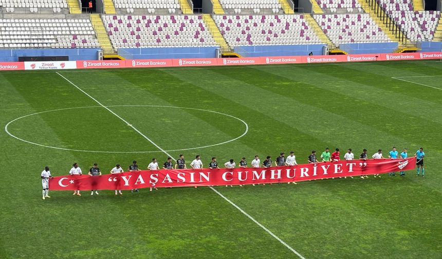 52 ORDUSPOR VE SARIYERSPOR’DAN CUMHURİYET’E ANLAMLI MESAJ
