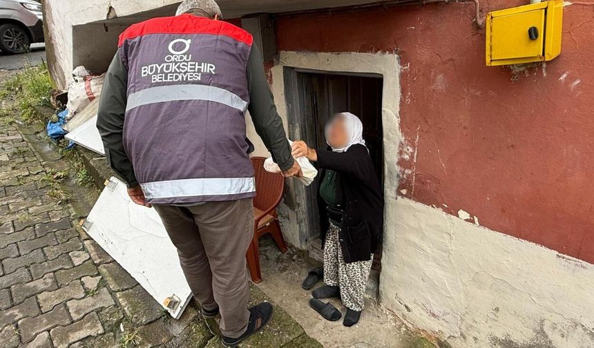 HER GÜN 1000 KİŞİYE ÜCRETSİZ YEMEK