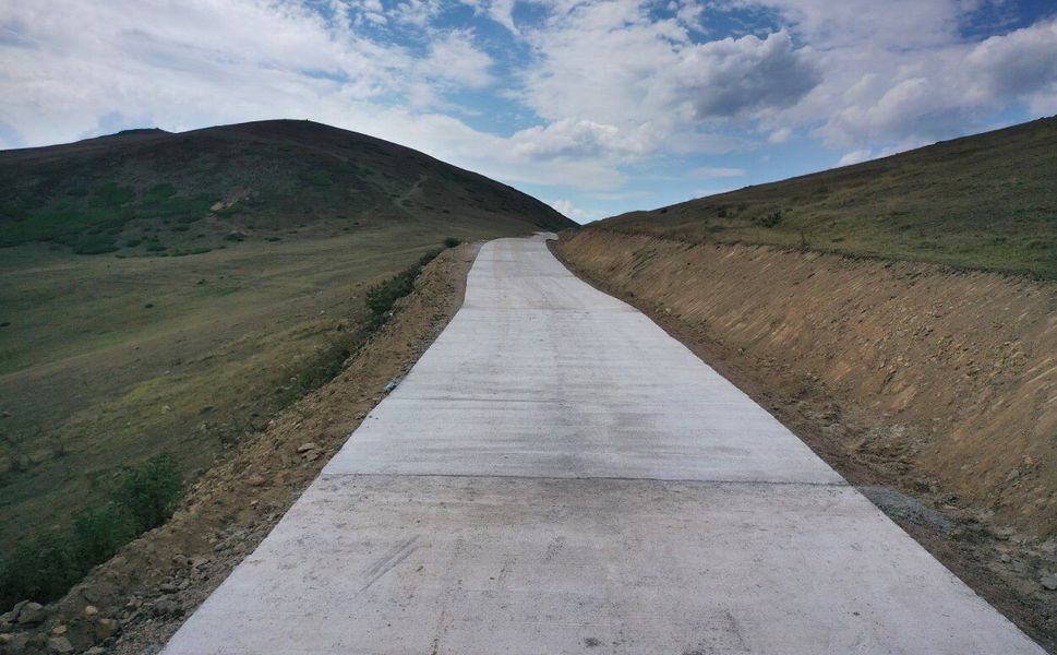 ÇAMBAŞI-MESUDİYE ARASINA BETON YOL
