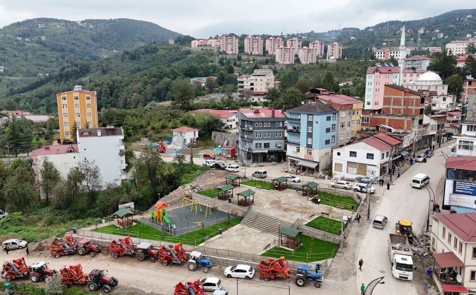 BÜYÜKŞEHİR'DEN GÖLKÖY'E YENİ MEYDAN